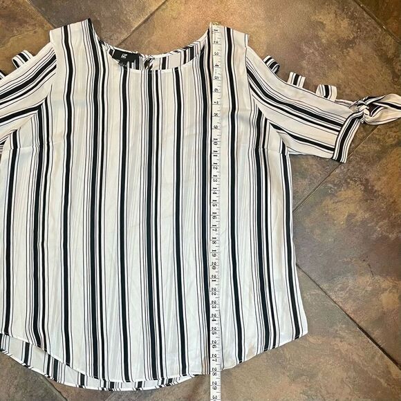 IZ Byer Striped Cold Shoulder Blouse Large - Picture 8 of 13